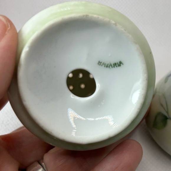 Vintage salt and pepper shaker floral gold top purple green made Bavaria lot 2 - Picture 3 of 7